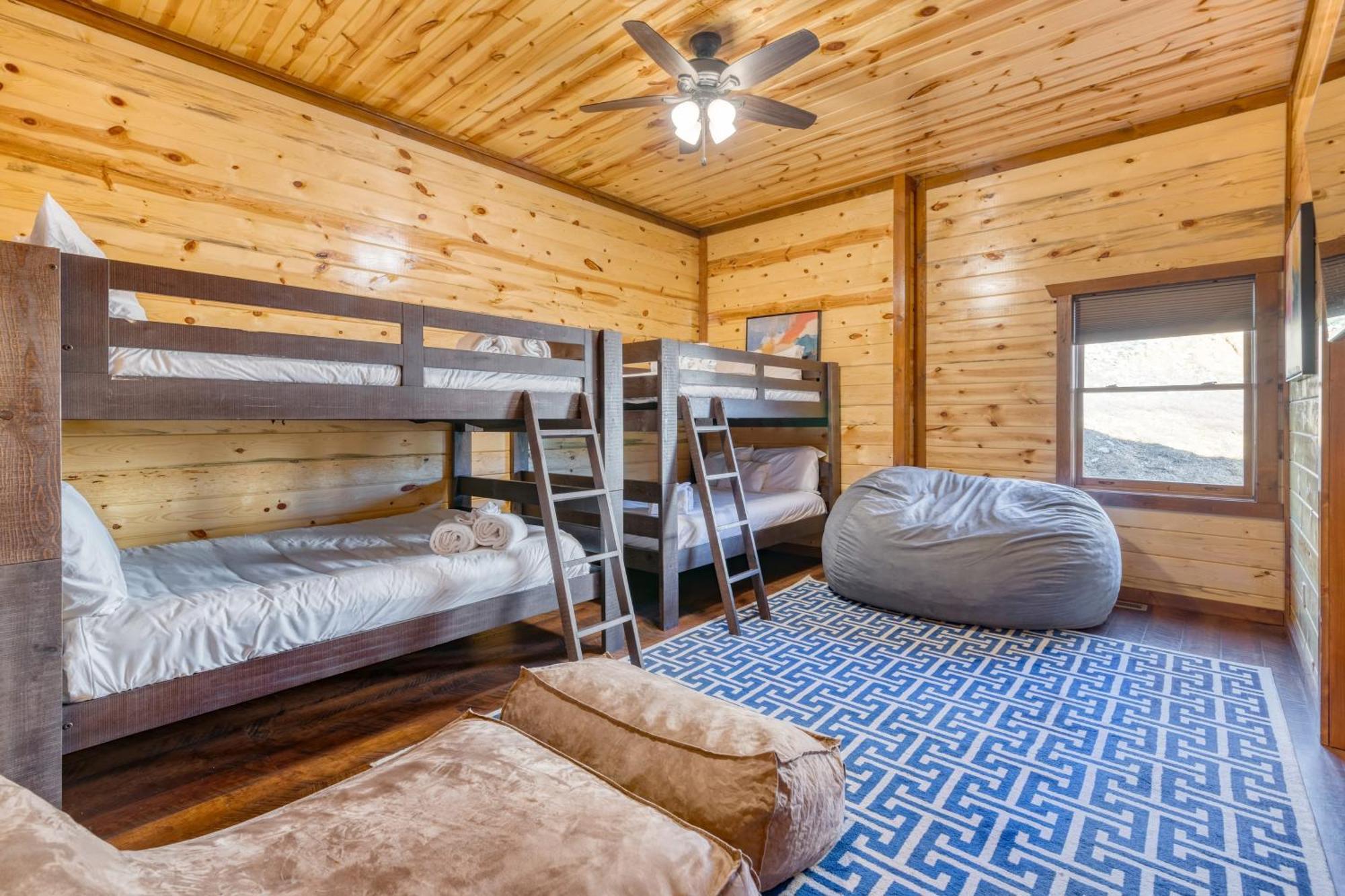 Smokey'S Paradise By Avantstay Sleeps 22 Pool Sevierville Exterior foto