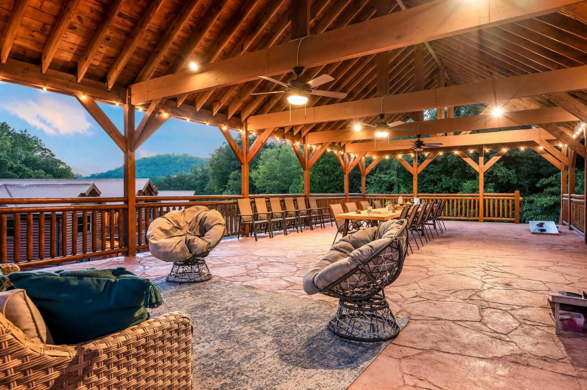 Smokey'S Paradise By Avantstay Sleeps 22 Pool Sevierville Exterior foto